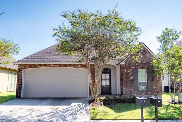 $2,200 | 15104 Wax Myrtle Avenue, Baton Rouge, LA 70817