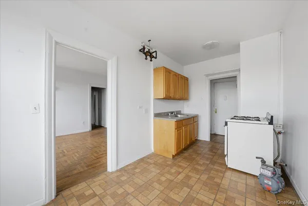 $108,000 | 1715 Nelson Avenue, Unit 5D | Morris Heights