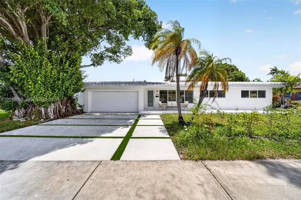 $4,600 | 1619 Hollywood Boulevard, Hollywood, FL 33020