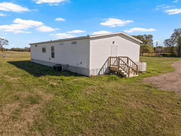 $214,999 | 724 Northeast County Road 2170, Mount Vernon, TX 75457