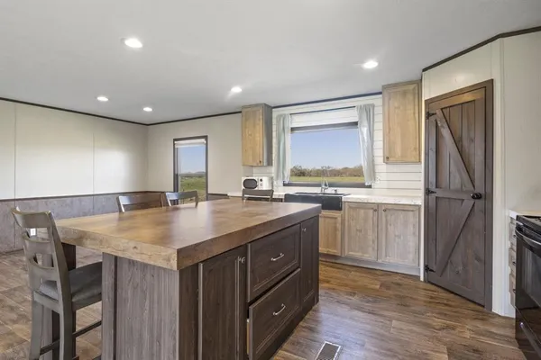 $214,999 | 724 Northeast County Road 2170, Mount Vernon, TX 75457