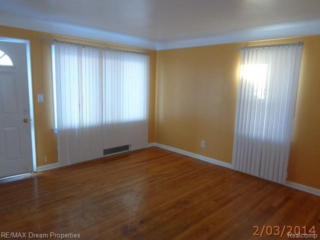 136 Amherst Street Inkster, MI 48141 - Photo 10 of 23 136 amherst (21).jpg