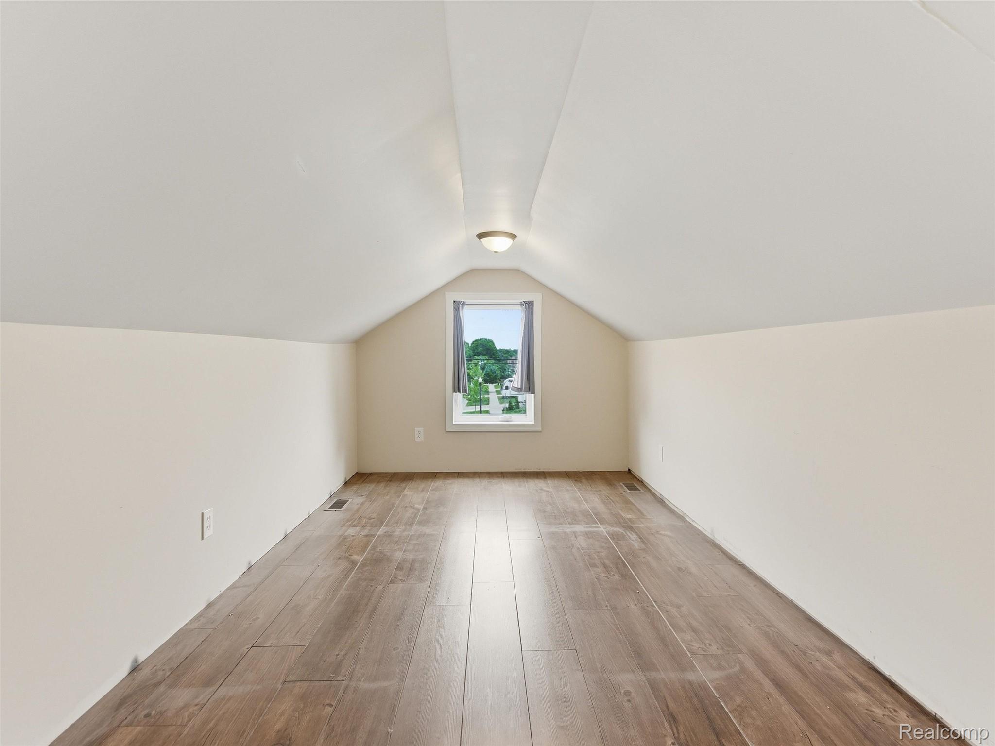 357 North Hospital Road Waterford, MI 48327 - Photo 17 of 33 Primary Bedroom