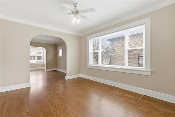 $2,579 | 5808 North Navarre Avenue, Unit 1, Chicago, IL 60631