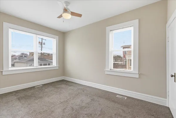 $2,579 | 5808 North Navarre Avenue, Unit 1, Chicago, IL 60631