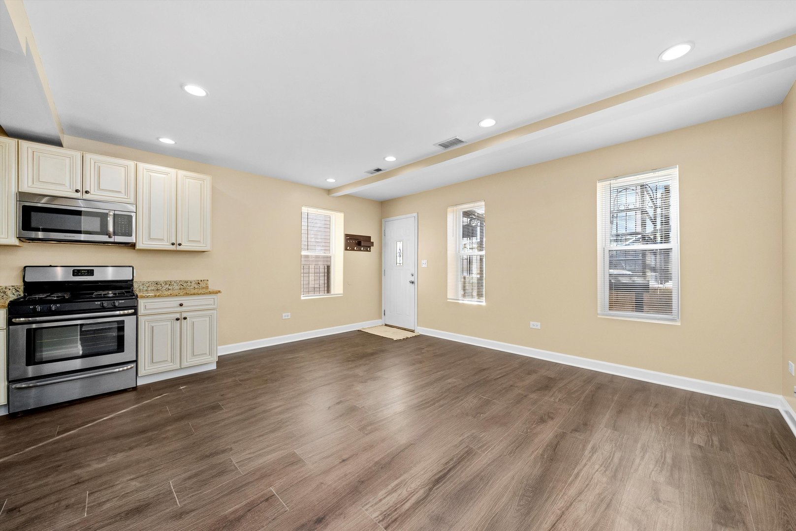 552 West Cullerton Street, Unit G Chicago, IL 60616 - Photo 6 of 21