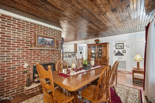 $599,000 | 5186 Lick Creek Road, Clinchco, VA 24226