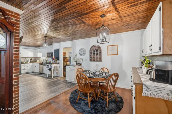 $599,000 | 5186 Lick Creek Road, Clinchco, VA 24226