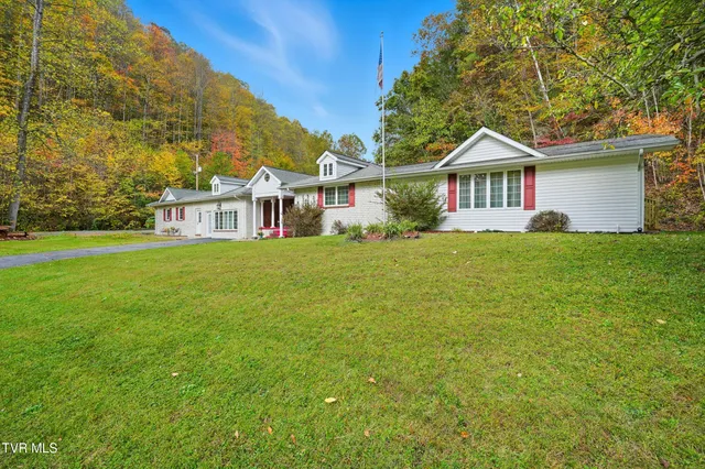 $599,000 | 5186 Lick Creek Road, Clinchco, VA 24226