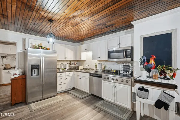 $599,000 | 5186 Lick Creek Road, Clinchco, VA 24226