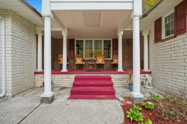 $599,000 | 5186 Lick Creek Road, Clinchco, VA 24226