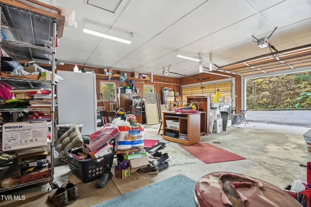 $599,000 | 5186 Lick Creek Road, Clinchco, VA 24226