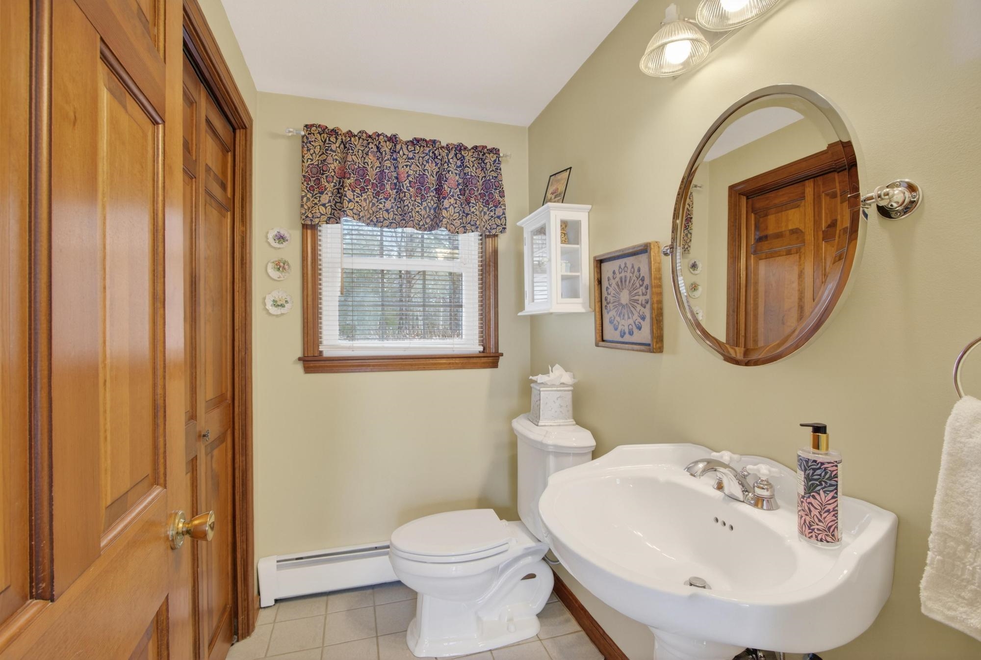 17 Kent Street Windham, NH 03087 - Photo 16 of 35