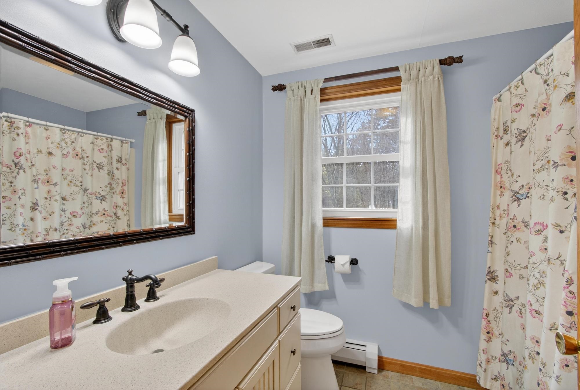 17 Kent Street Windham, NH 03087 - Photo 21 of 35