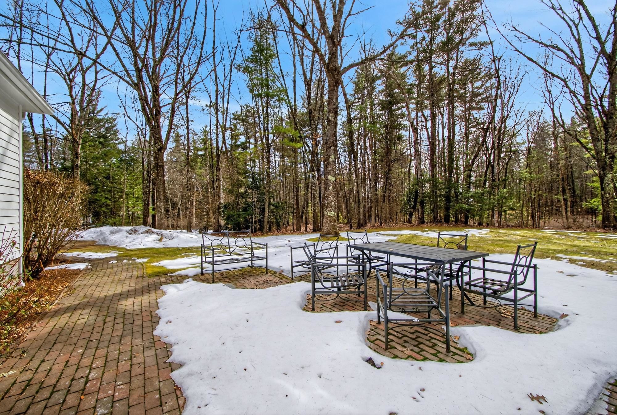 17 Kent Street Windham, NH 03087 - Photo 31 of 35