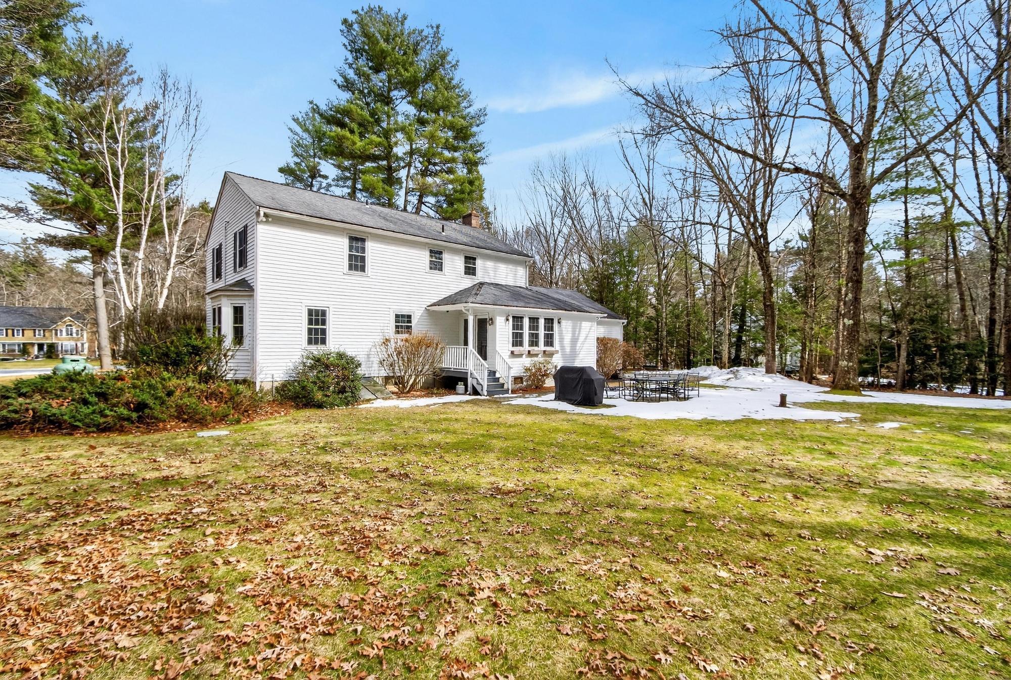 17 Kent Street Windham, NH 03087 - Photo 33 of 35