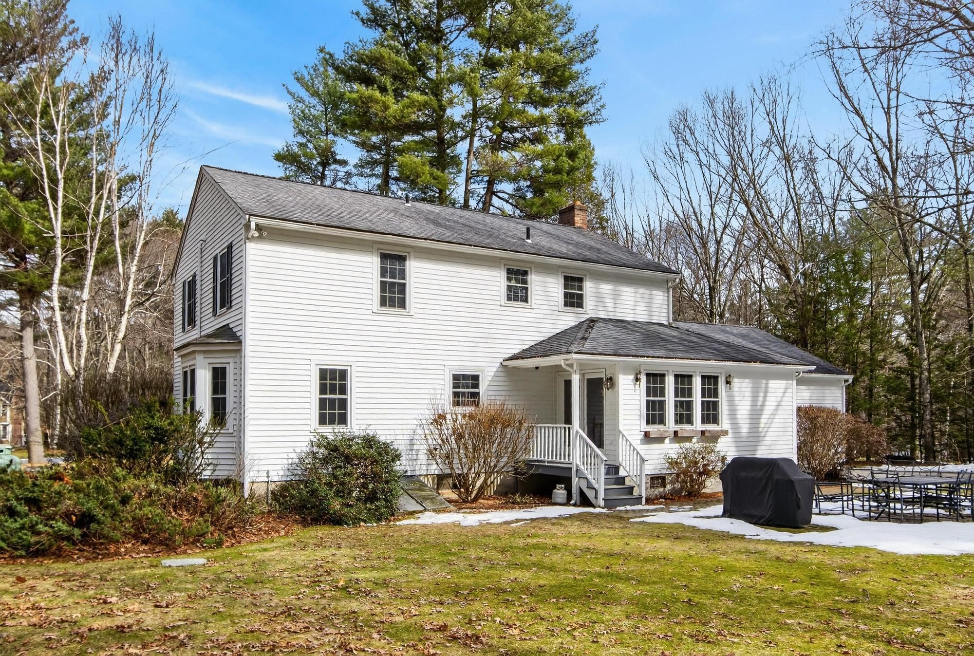 17 Kent Street Windham, NH 03087 - Photo 34 of 35