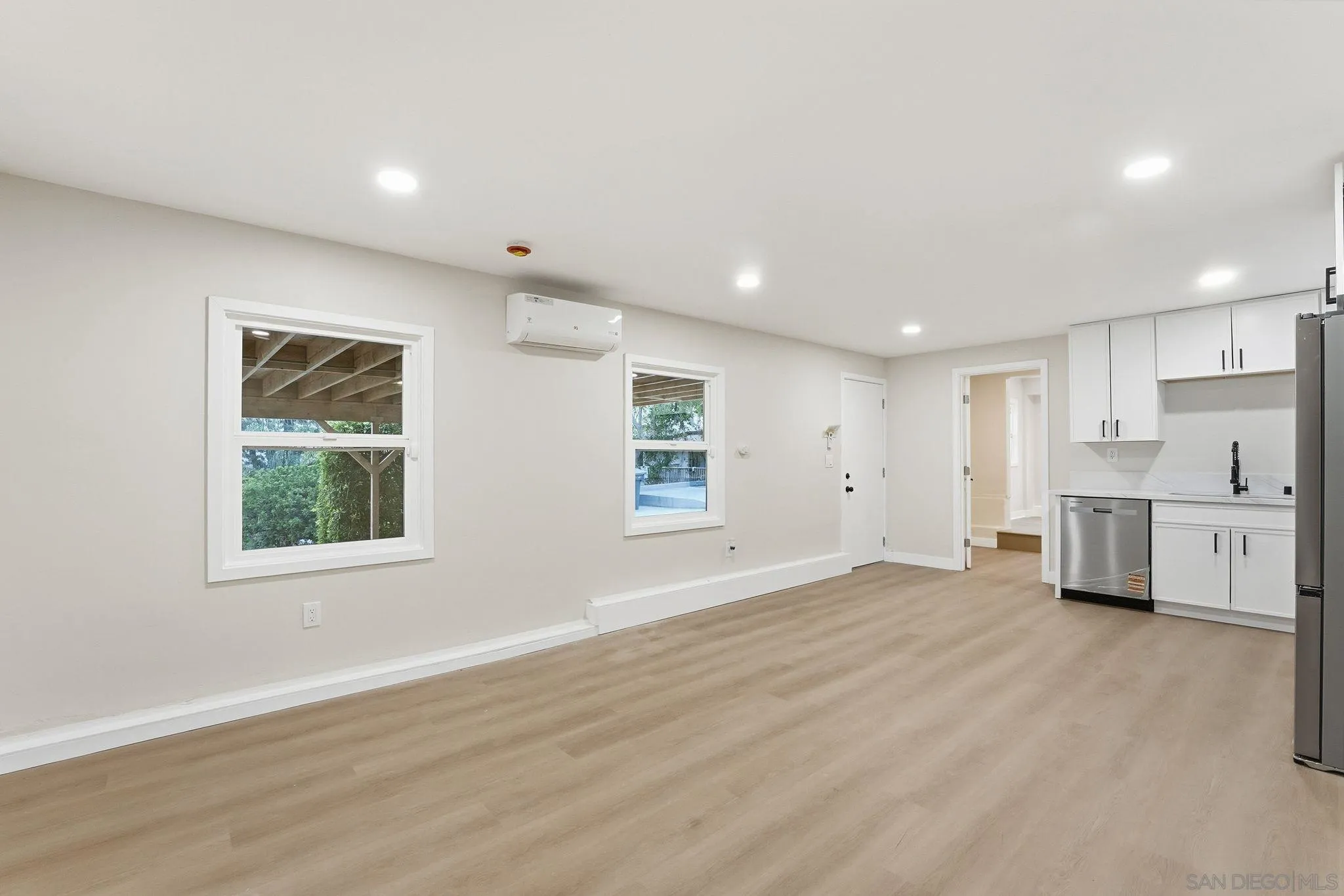 4800 Lee Avenue La Mesa, CA 91942 - Photo 39 of 60 a view of an empty room with a window