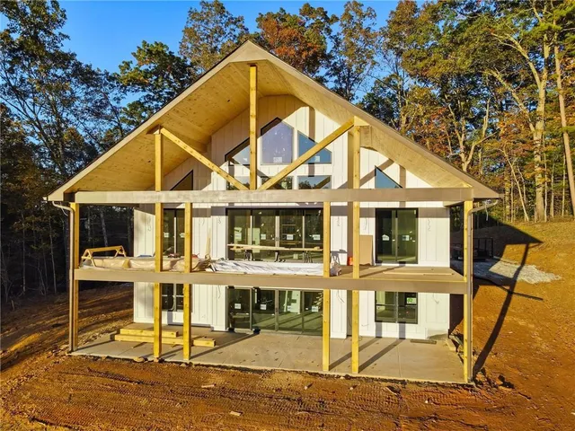 a view of a white house