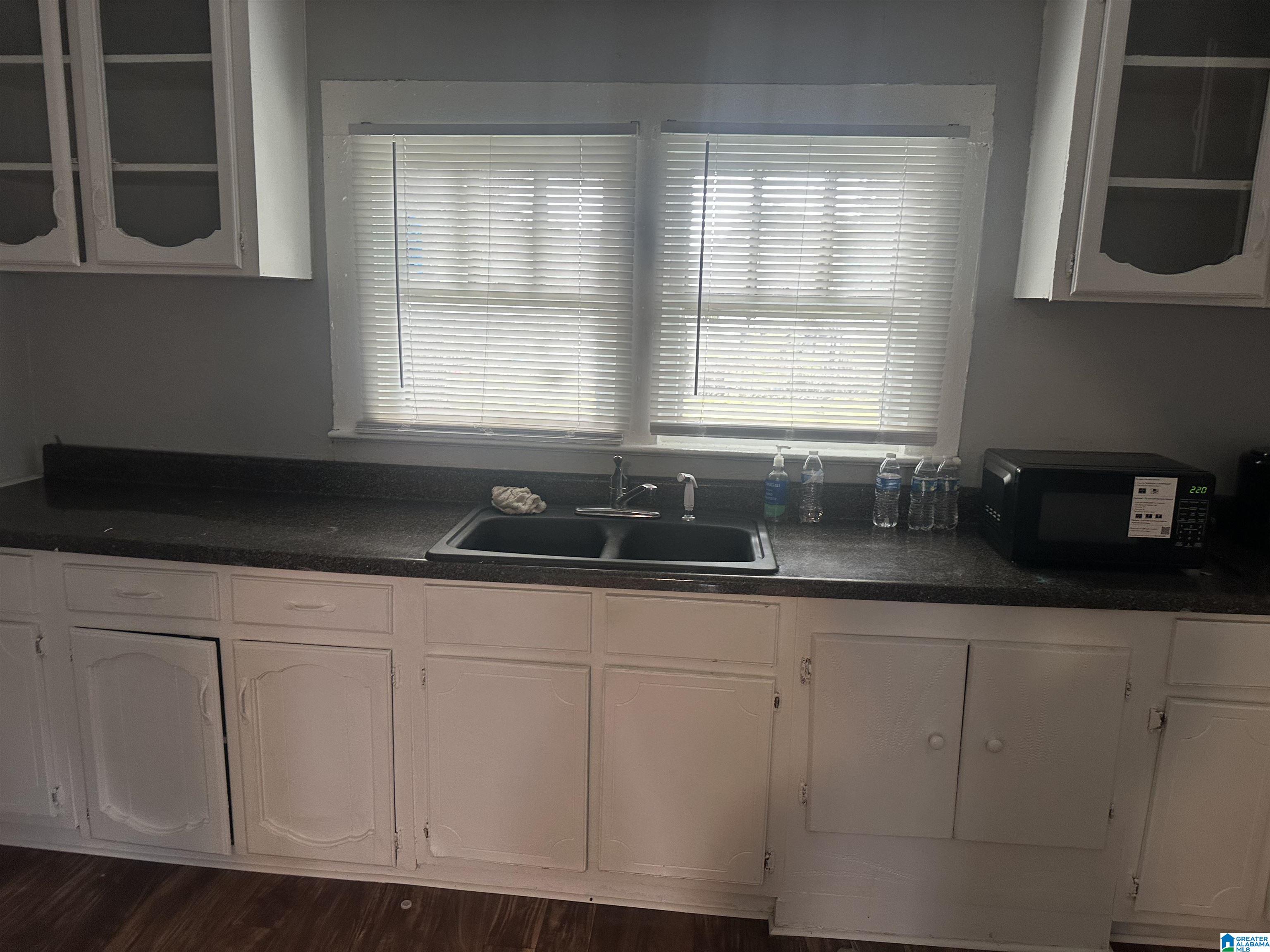 3417 Maple Avenue Southwest Birmingham, AL 35221 - Photo 3 of 8