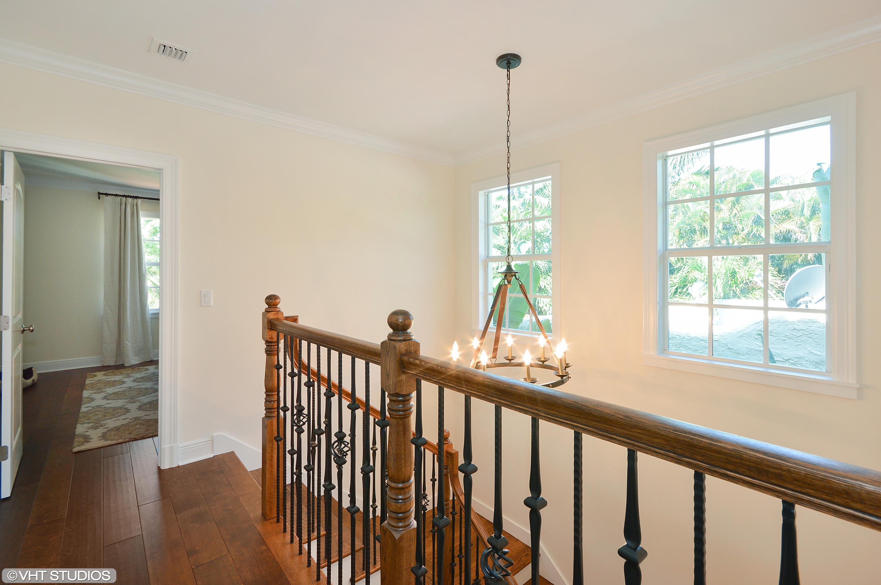 526 Sunset Road West Palm Beach, FL 33401 - Photo 11 of 22 526 Sunset Rd Upstairs