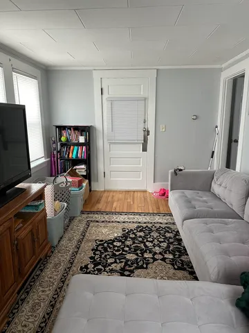 $1,450 | 53 Gilford Avenue, Laconia, NH 03246