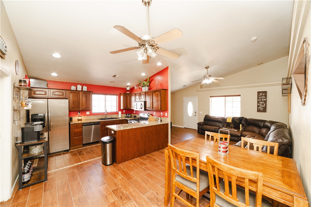 3048 Mallory Loop Kingman, AZ 86401 - Photo 18 of 75 Dining Area