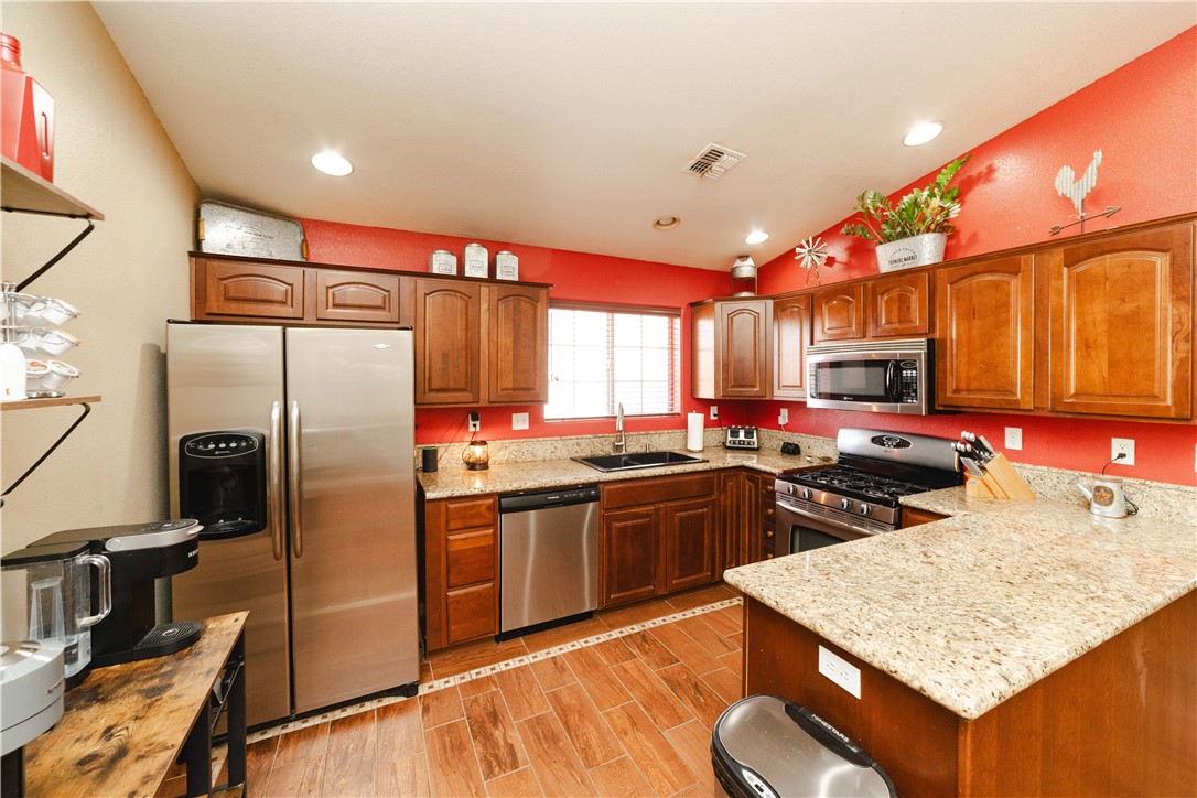 3048 Mallory Loop Kingman, AZ 86401 - Photo 19 of 75 Kitchen