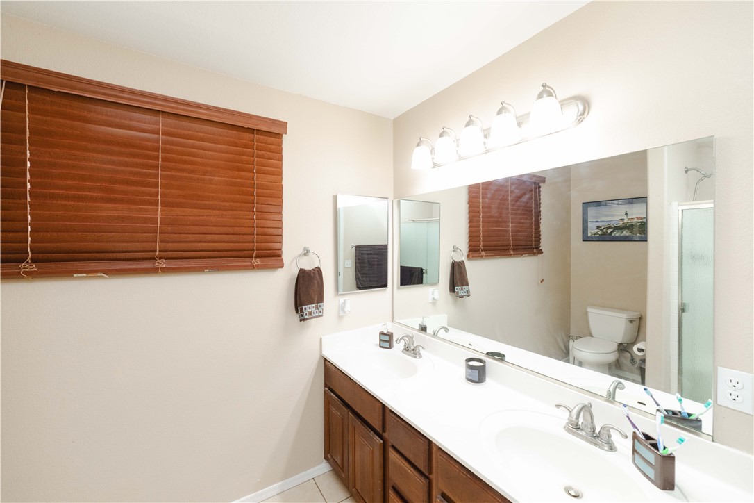 3048 Mallory Loop Kingman, AZ 86401 - Photo 34 of 75 Bathroom