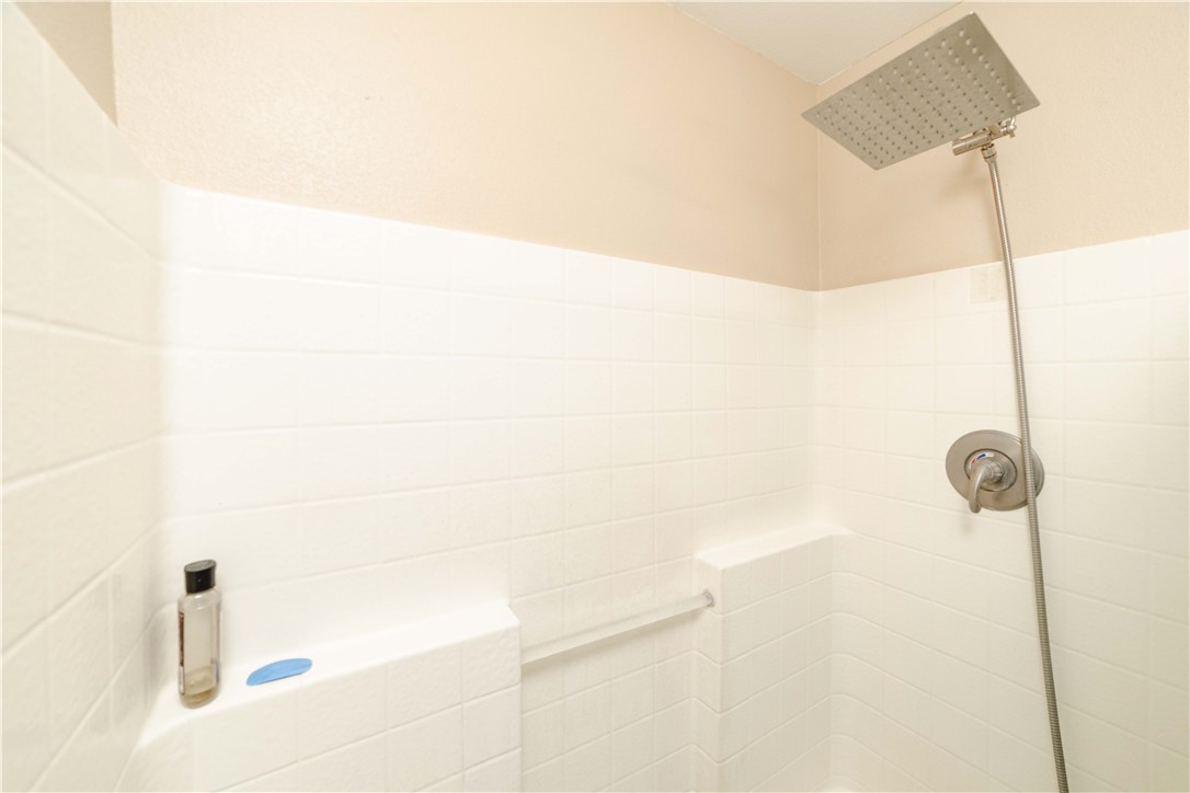 3048 Mallory Loop Kingman, AZ 86401 - Photo 36 of 75 Bathroom