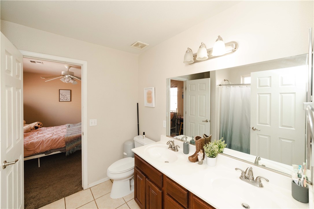 3048 Mallory Loop Kingman, AZ 86401 - Photo 48 of 75 Bathroom