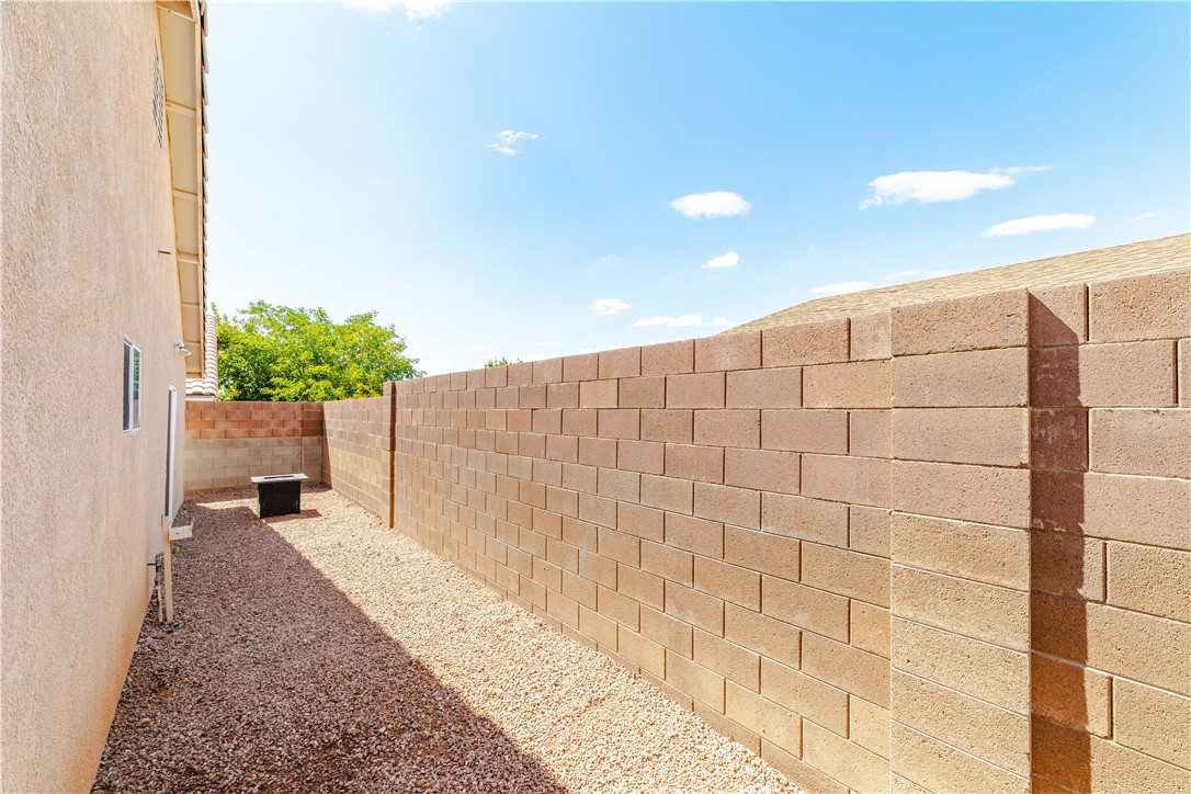 3048 Mallory Loop Kingman, AZ 86401 - Photo 56 of 75 Yard