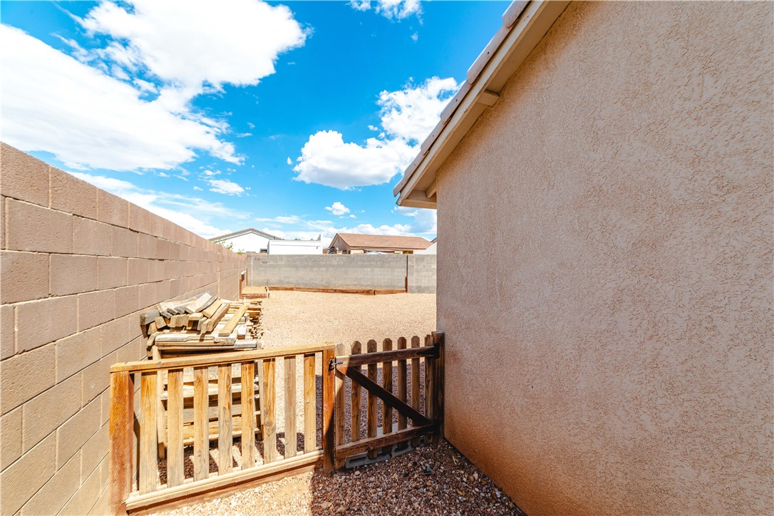 3048 Mallory Loop Kingman, AZ 86401 - Photo 60 of 75 Yard
