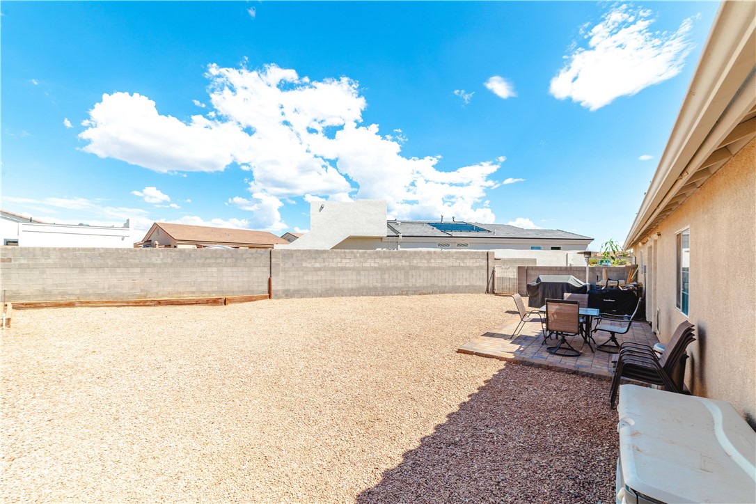 3048 Mallory Loop Kingman, AZ 86401 - Photo 61 of 75 Yard