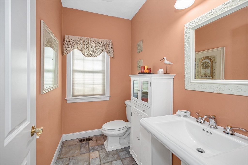 175 Carter Field Road North Andover, MA 01845 - Photo 17 of 36 Gallery Image 17