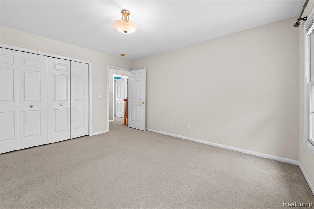 3904 Kaeleaf Road Lake Orion, MI 48360 - Photo 43 of 66