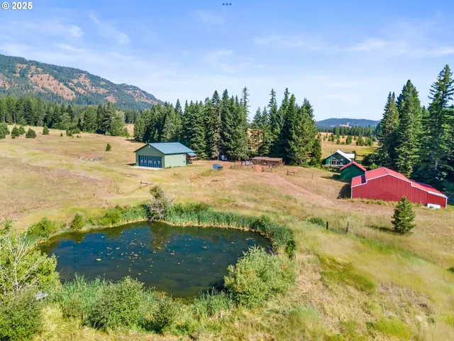 a view of a outdoor space