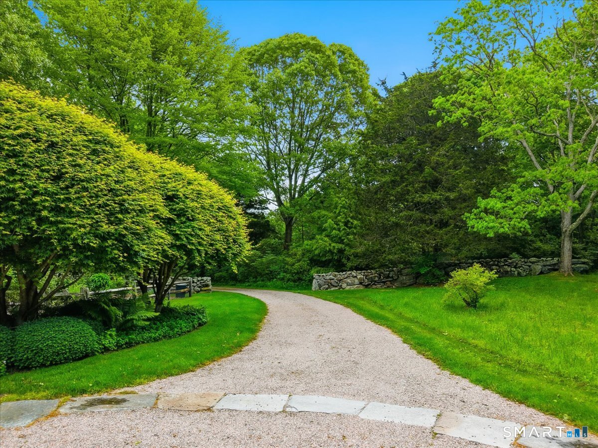 111 Tipping Rock Road Stonington, CT 06378 - Photo 35 of 40 Private Driveway