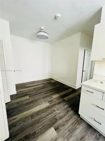 a view of entryway and hall