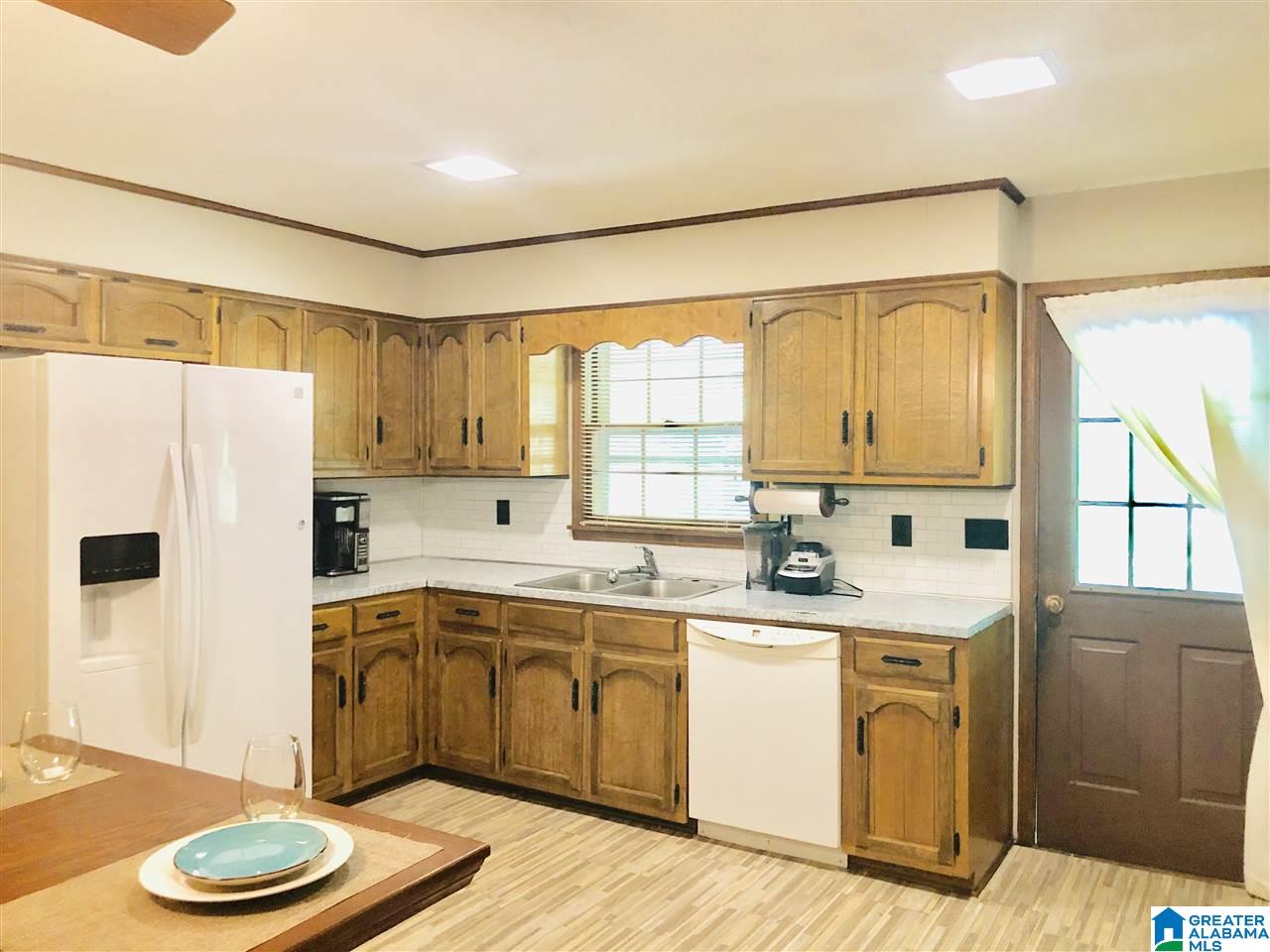 186 Carter Lane Alabaster, AL 35007 - Photo 4 of 24