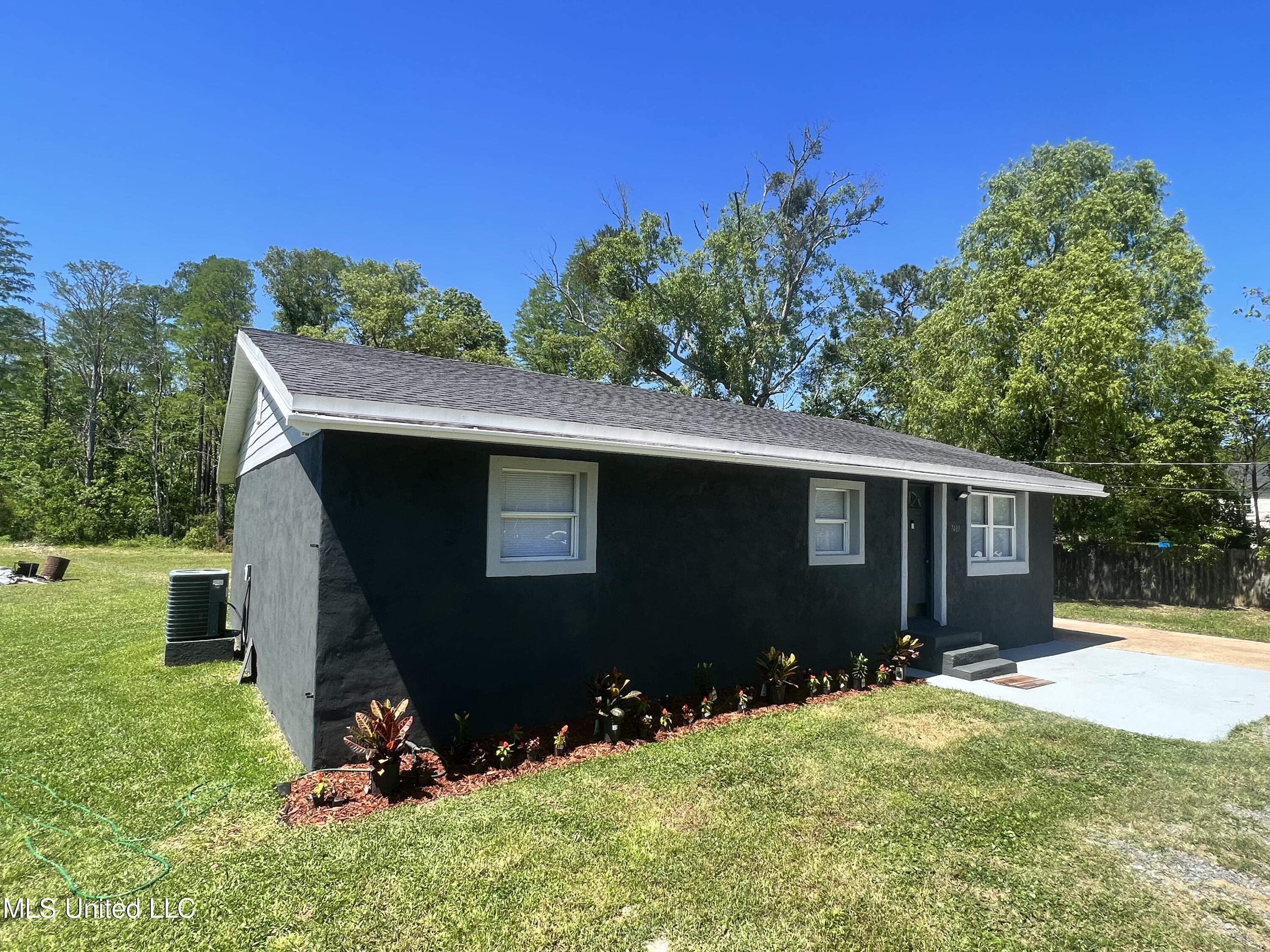 7401 Old Stage Road Moss Point, MS 39563 - Photo 27 of 28 952AE0A5-34F7-43E2-BA7C-C54B9B90139B