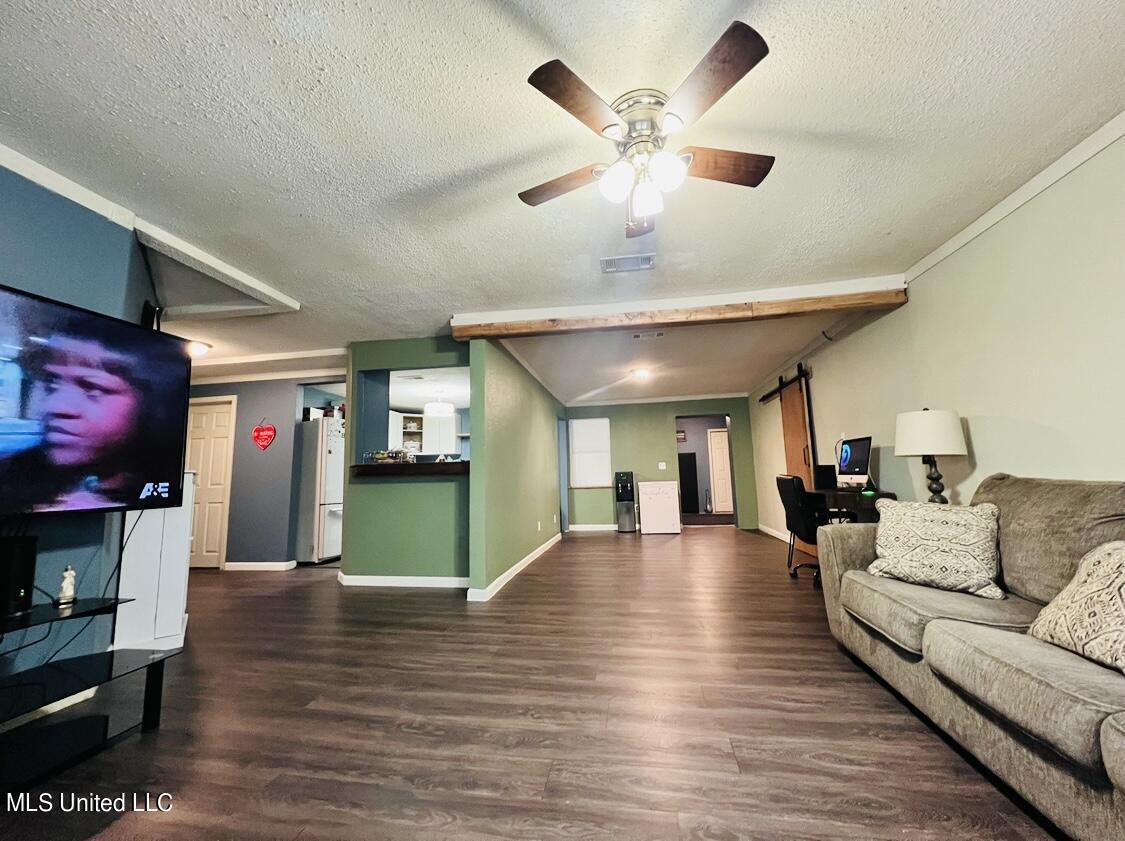 7401 Old Stage Road Moss Point, MS 39563 - Photo 10 of 28 EAFCE66D-7577-4BDA-AD28-9DB27609D13E