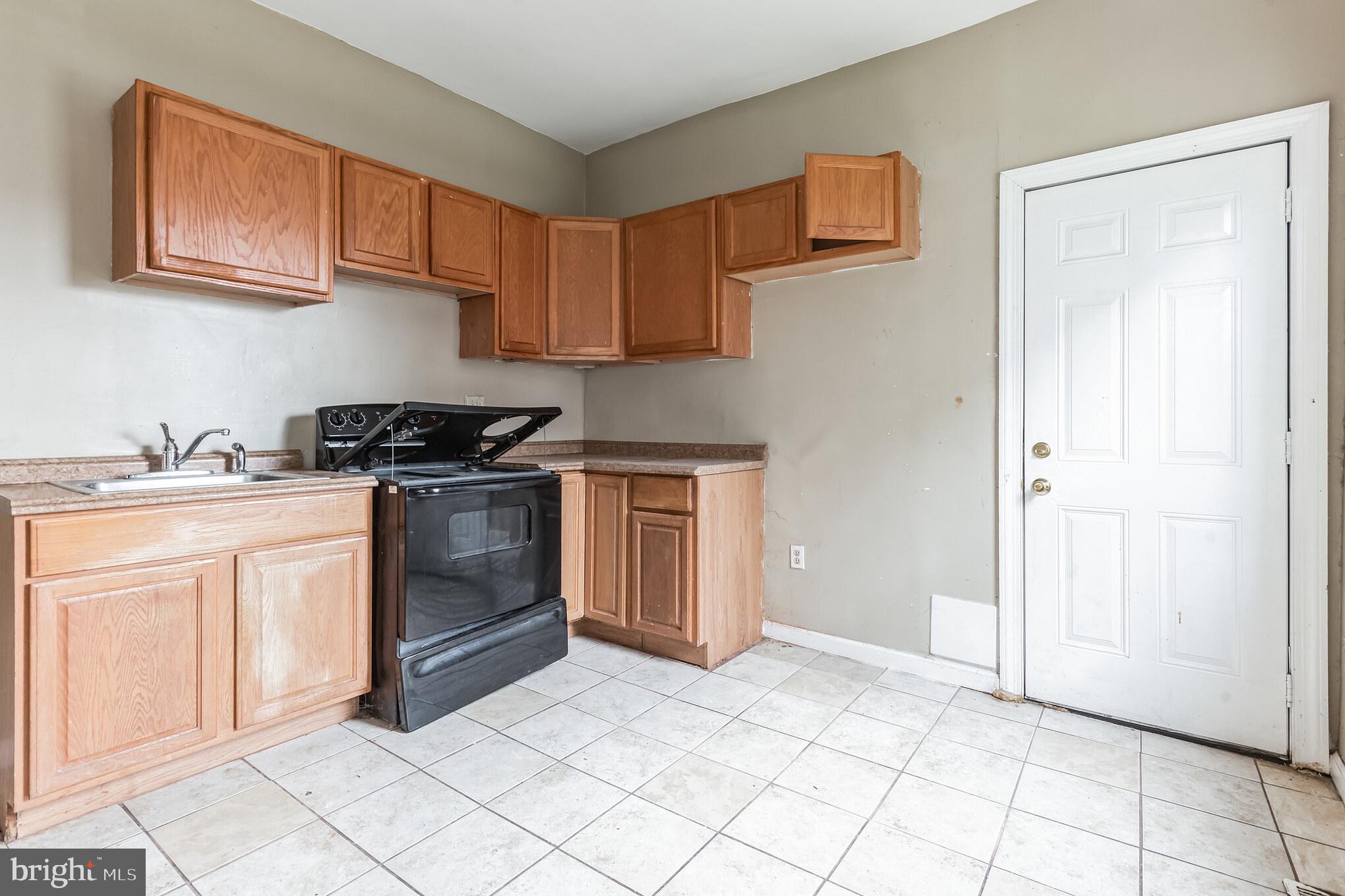 1817 North Broadway Baltimore, MD 21213 - Photo 2 of 30