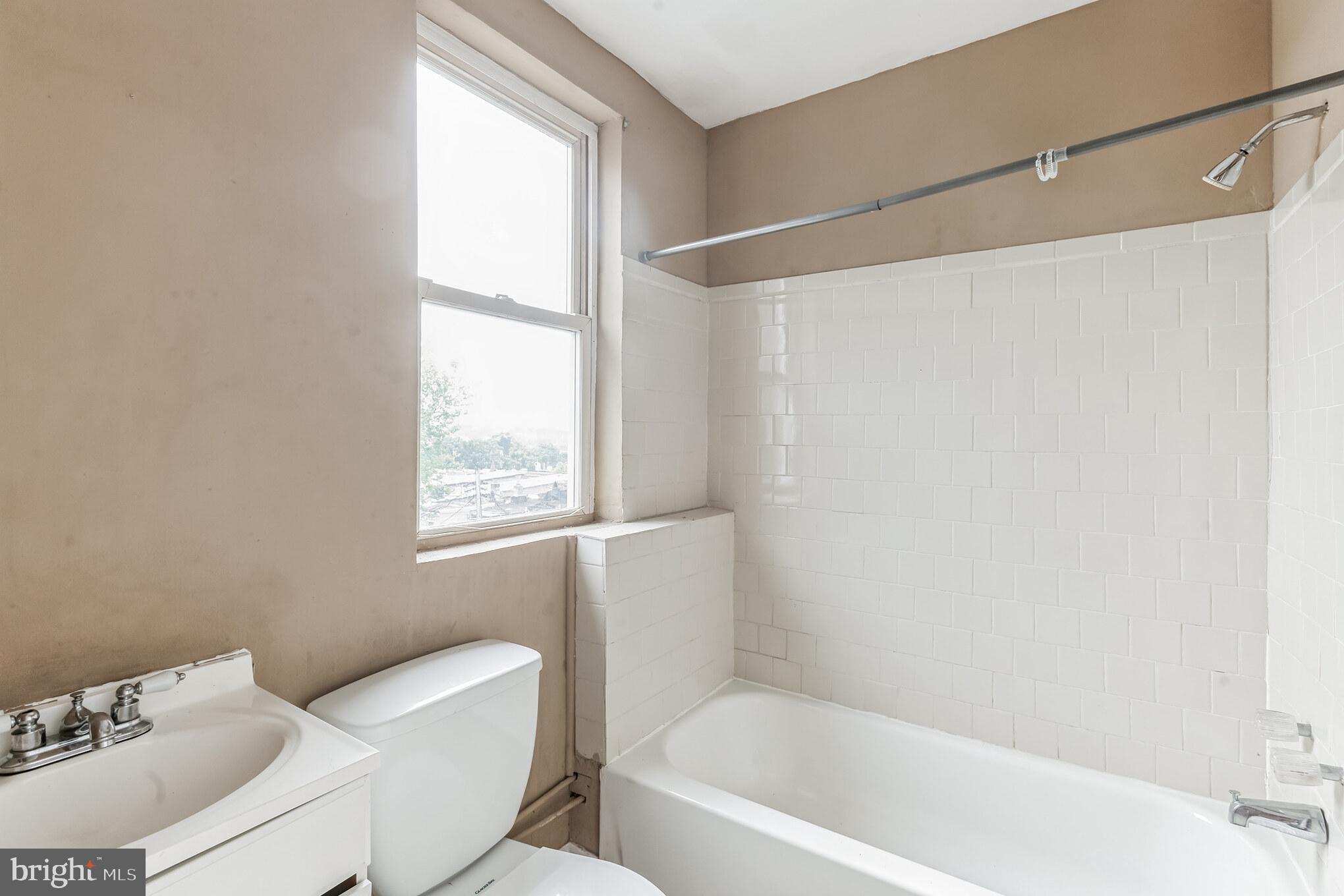 1817 North Broadway Baltimore, MD 21213 - Photo 25 of 30