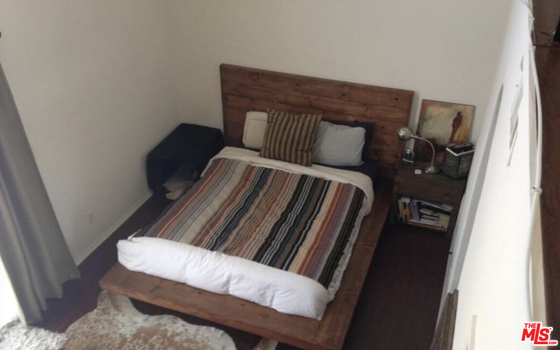 2480 Penmar Avenue, Unit 2 Venice, CA 90291 - Photo 6 of 8 a view of balcony with furniture