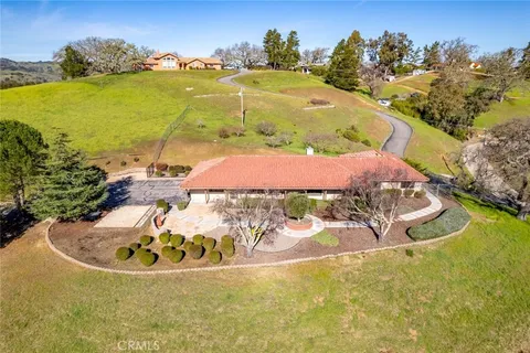 $949,000 | 10900 Portal Road, Atascadero, CA 93422