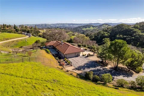$949,000 | 10900 Portal Road, Atascadero, CA 93422