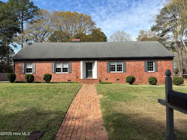 $299,900 | 2107 Somerset Drive North, Wilson, NC 27893