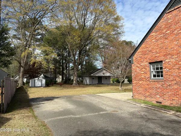 $299,900 | 2107 Somerset Drive North, Wilson, NC 27893