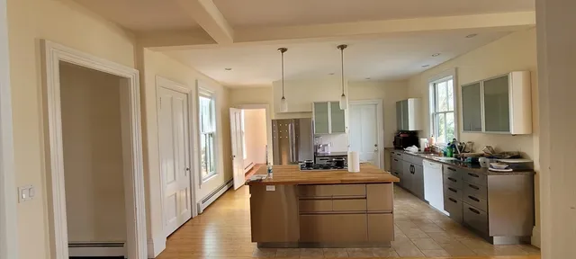 $3,400 | 31 Elm Street, Unit 1, Newton, MA 02465